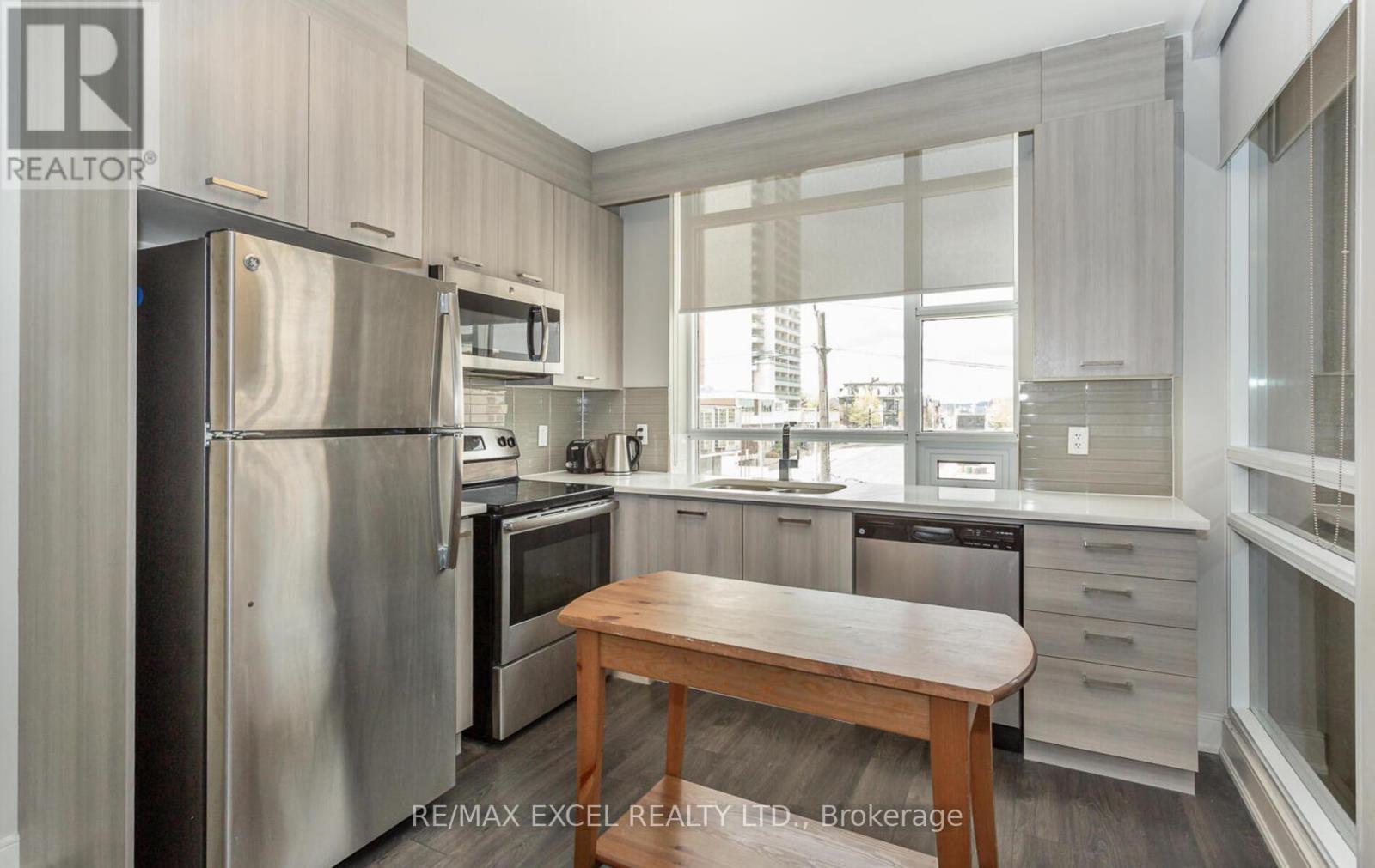 












403 - 150 MAIN STREET W

,
Hamilton (Central),




Ontario
L8P1H8

