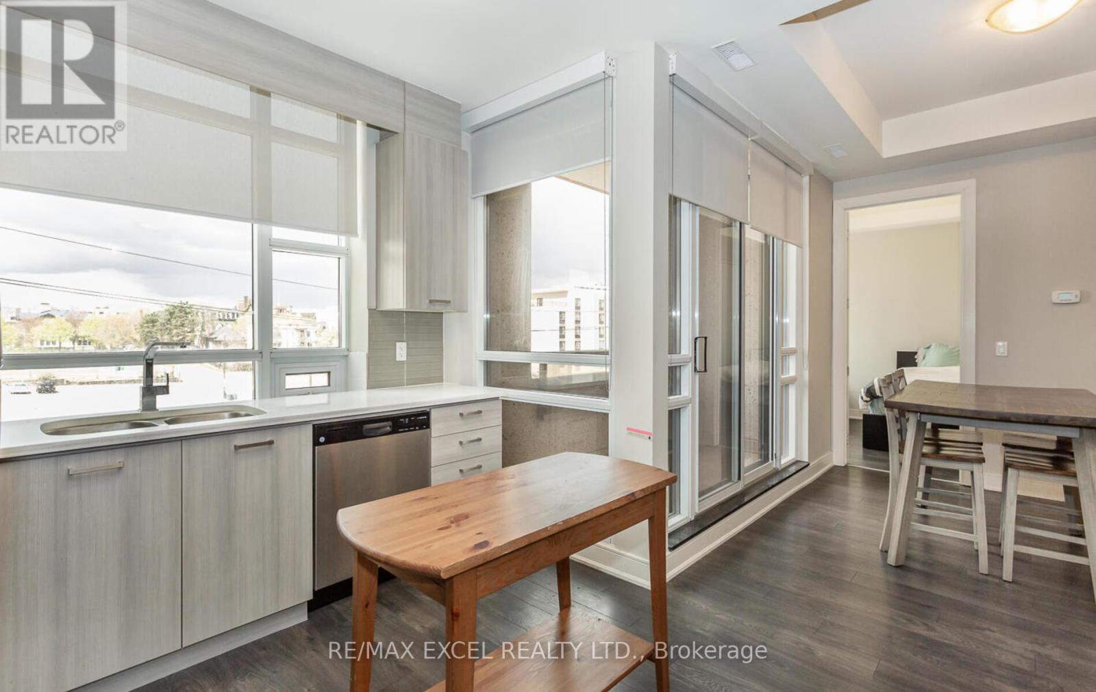 












403 - 150 MAIN STREET W

,
Hamilton (Central),




Ontario
L8P1H8

