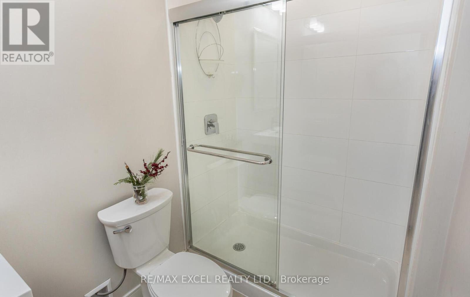 












403 - 150 MAIN STREET W

,
Hamilton (Central),




Ontario
L8P1H8

