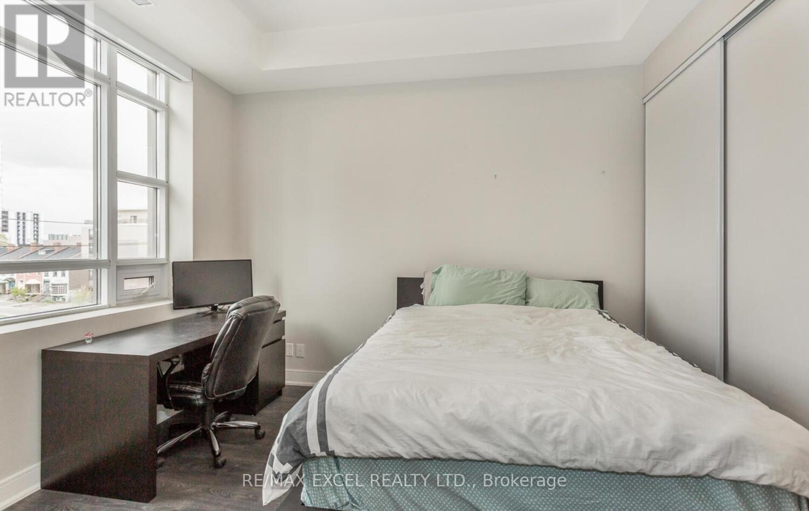 












403 - 150 MAIN STREET W

,
Hamilton (Central),




Ontario
L8P1H8

