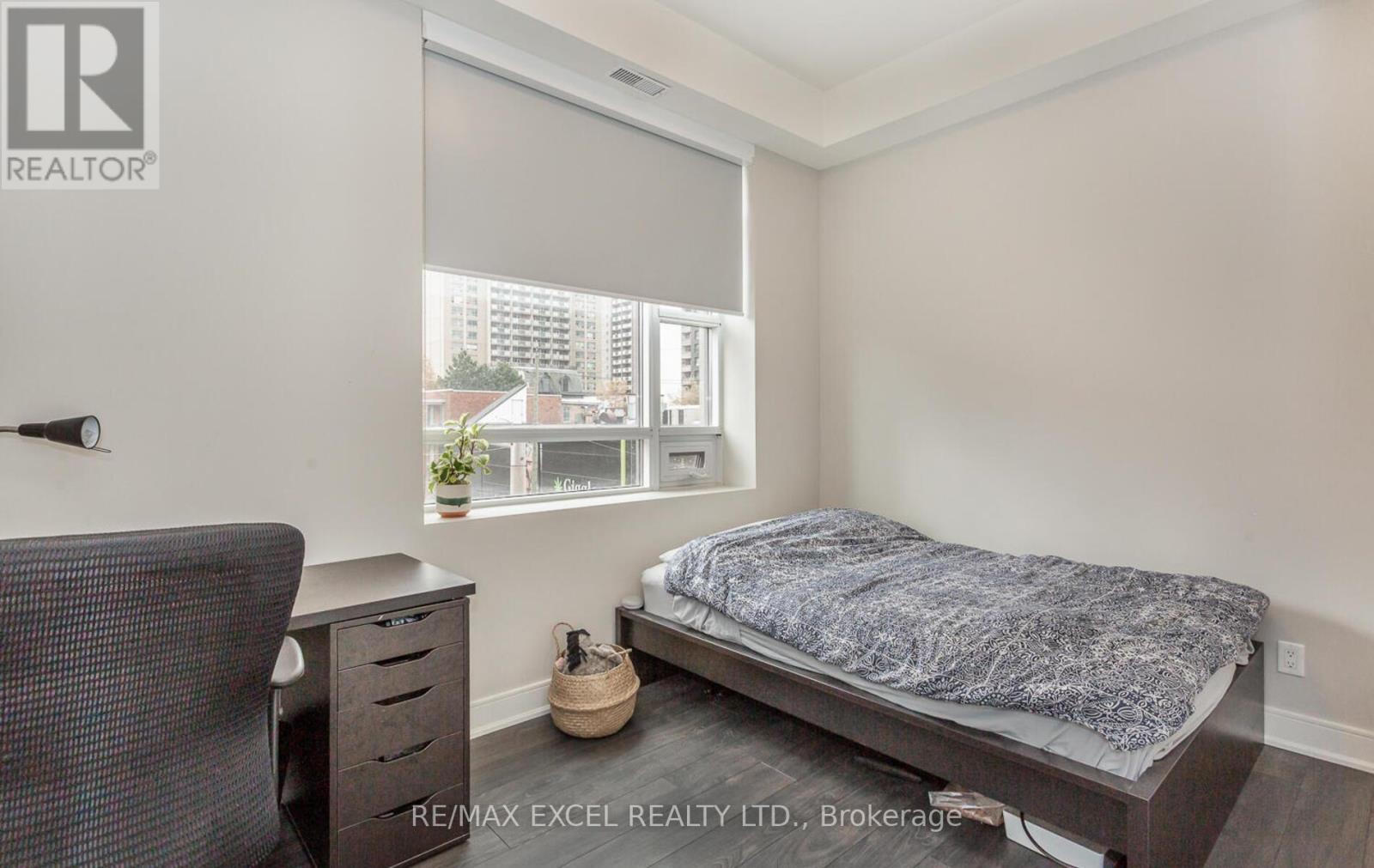 












403 - 150 MAIN STREET W

,
Hamilton (Central),




Ontario
L8P1H8

