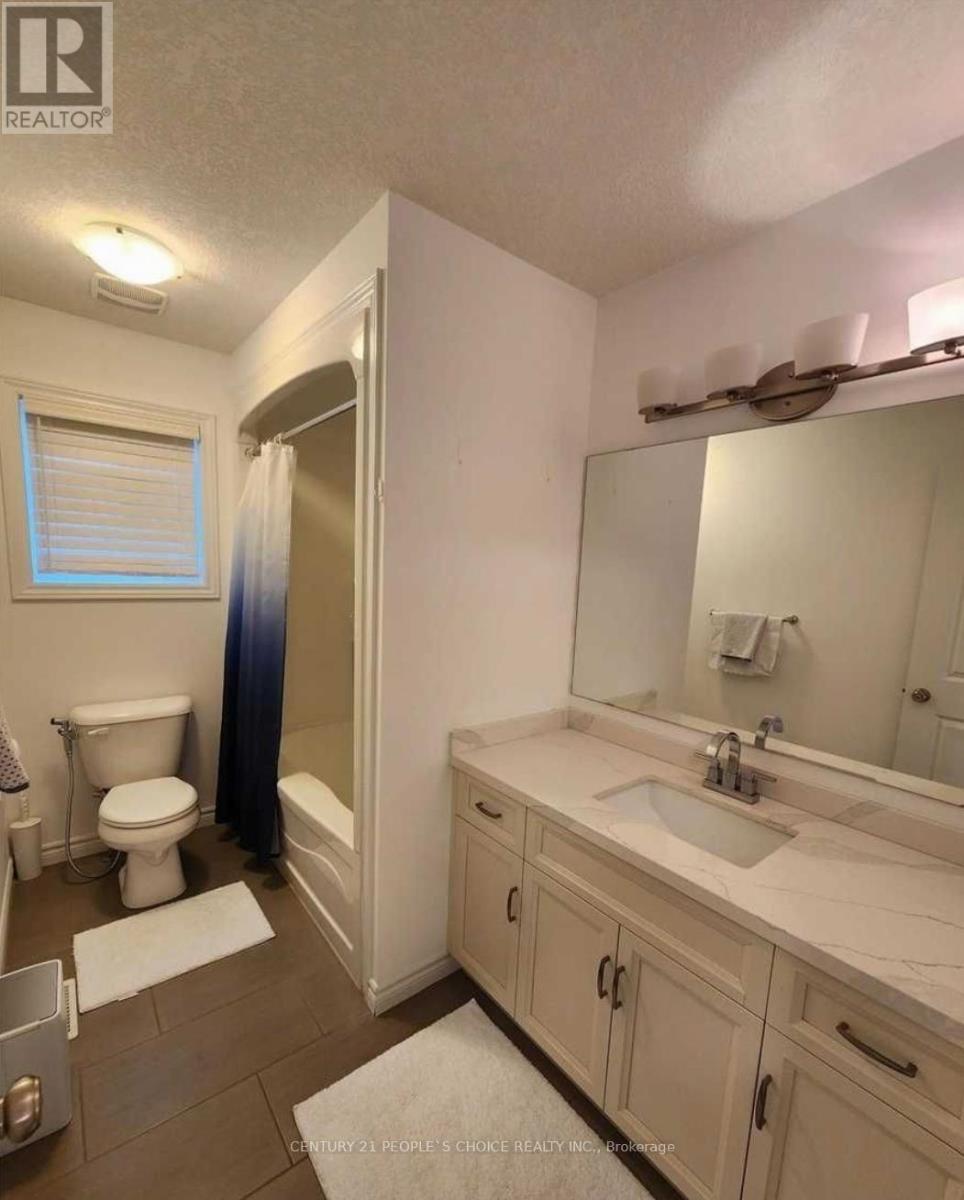 












UPPER - 456 TWINLEAF STREET

,
Waterloo,




Ontario
N2V0B7

