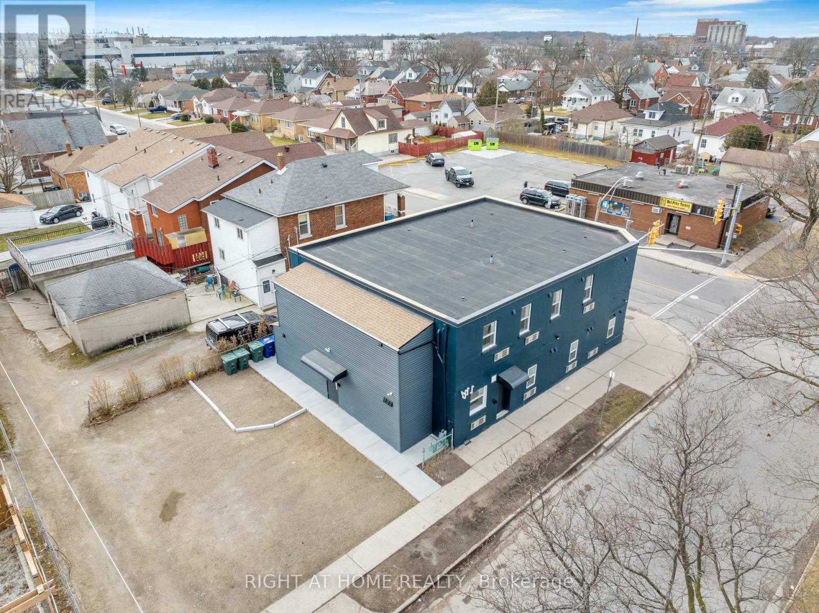 












206 - 1804 DROUILLARD ROAD

,
Windsor,




Ontario
N8W3X5

