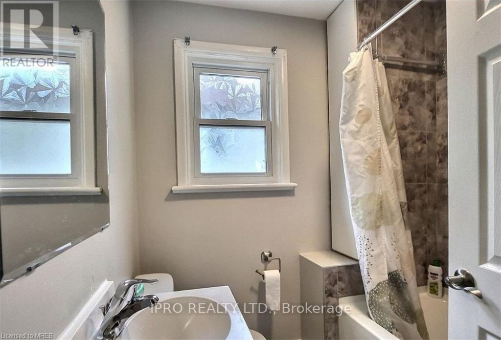 












723 RENNIE STREET

,
Hamilton (Parkview),




Ontario
L8H3R3

