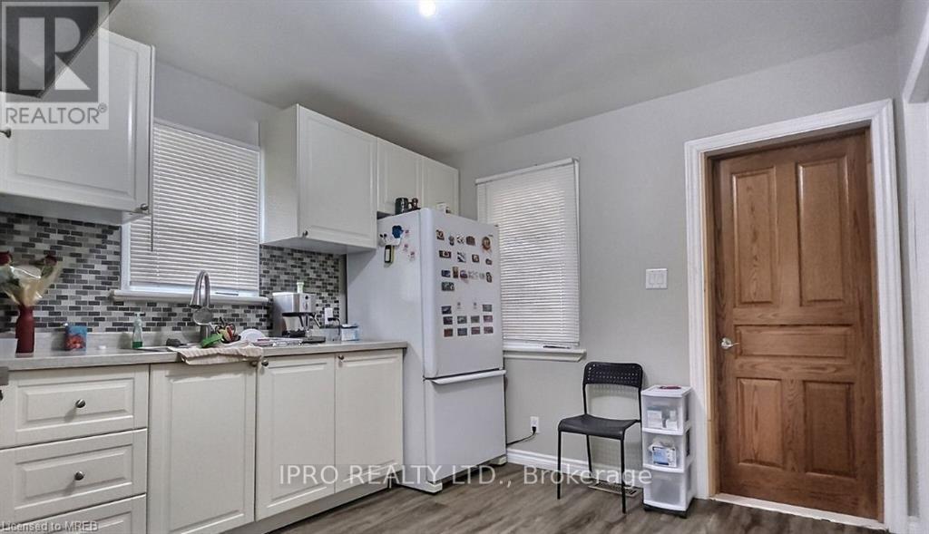 












723 RENNIE STREET

,
Hamilton (Parkview),




Ontario
L8H3R3

