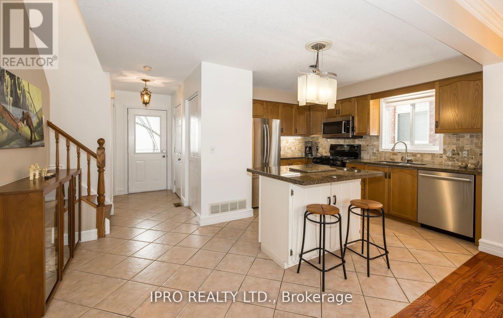 












19 THOMPSON DRIVE

,
Guelph (Grange Road),




Ontario
N1E7A5

