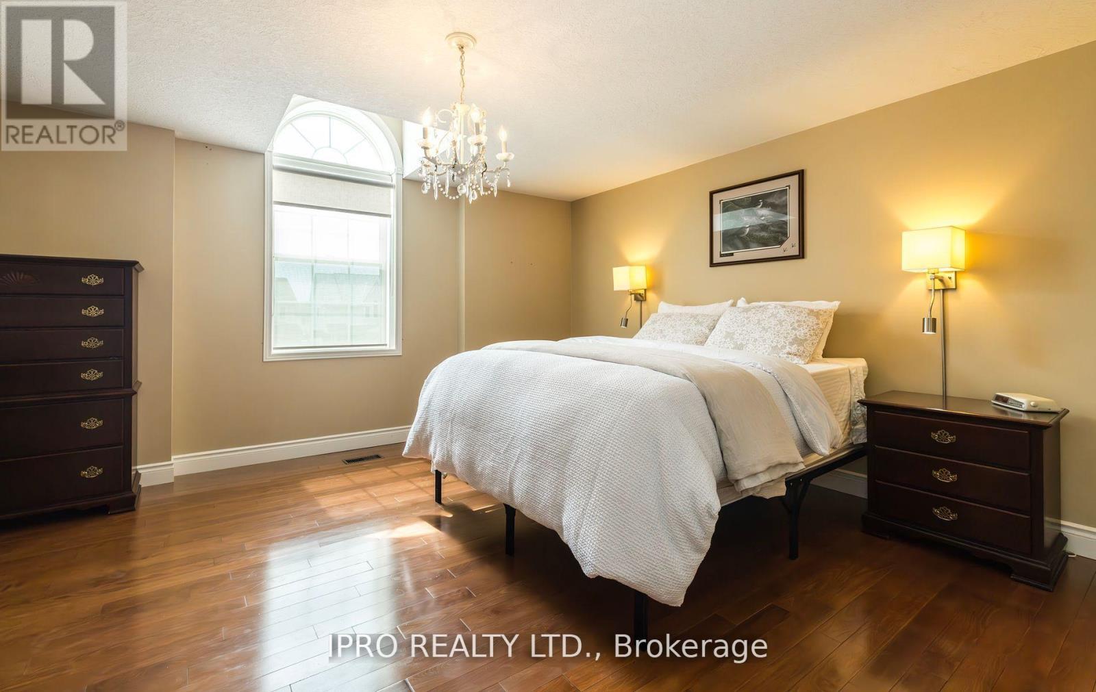 












19 THOMPSON DRIVE

,
Guelph (Grange Road),




Ontario
N1E7A5

