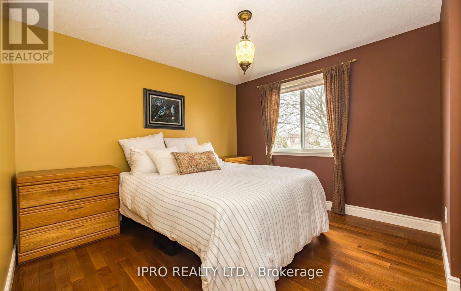 












19 THOMPSON DRIVE

,
Guelph (Grange Road),




Ontario
N1E7A5

