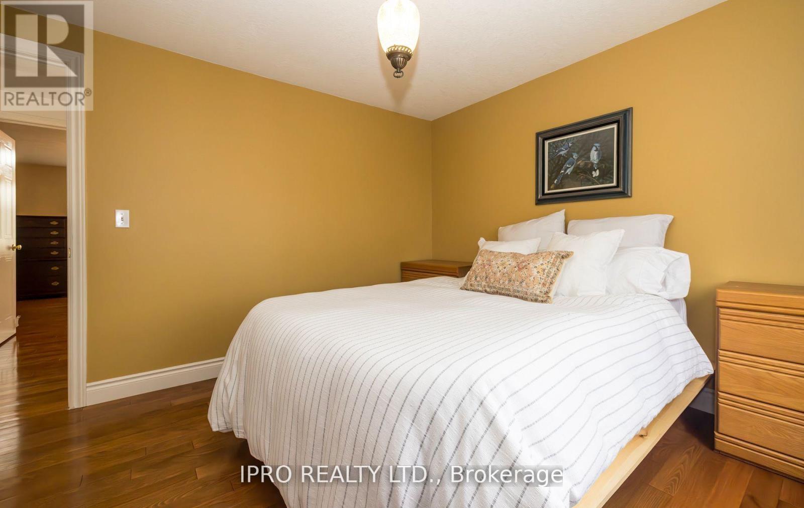 












19 THOMPSON DRIVE

,
Guelph (Grange Road),




Ontario
N1E7A5

