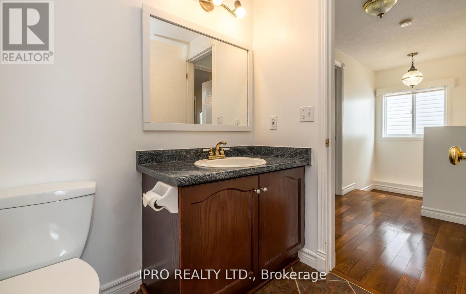 












19 THOMPSON DRIVE

,
Guelph (Grange Road),




Ontario
N1E7A5

