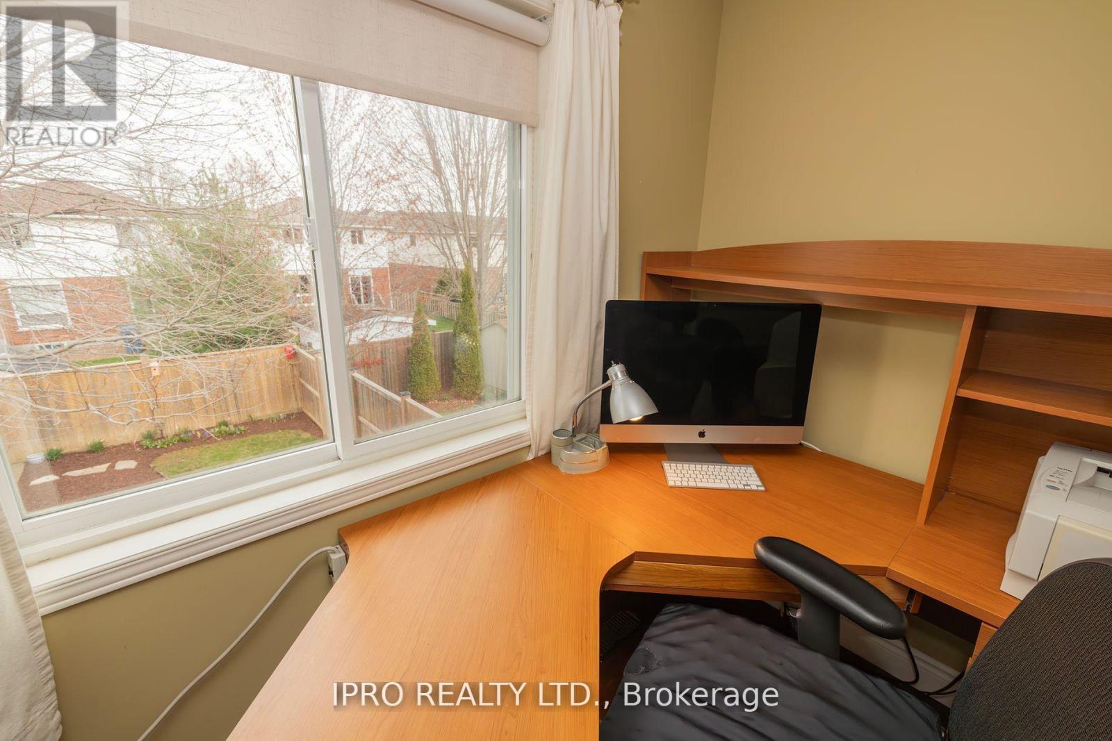 












19 THOMPSON DRIVE

,
Guelph (Grange Road),




Ontario
N1E7A5

