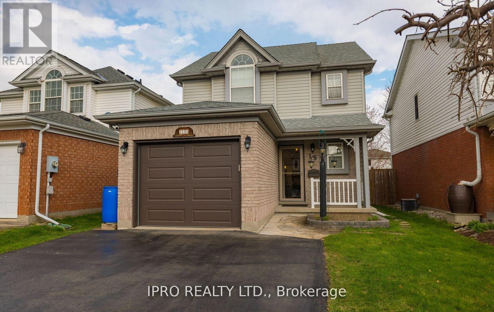 












19 THOMPSON DRIVE

,
Guelph (Grange Road),




Ontario
N1E7A5

