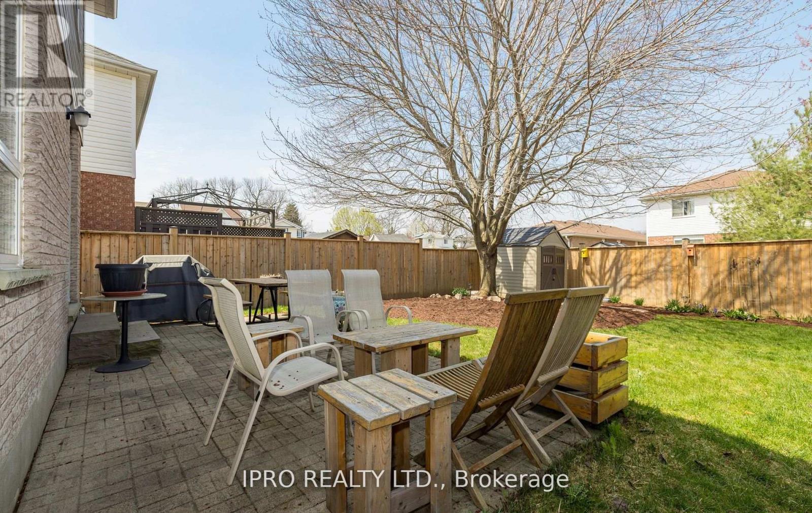 












19 THOMPSON DRIVE

,
Guelph (Grange Road),




Ontario
N1E7A5

