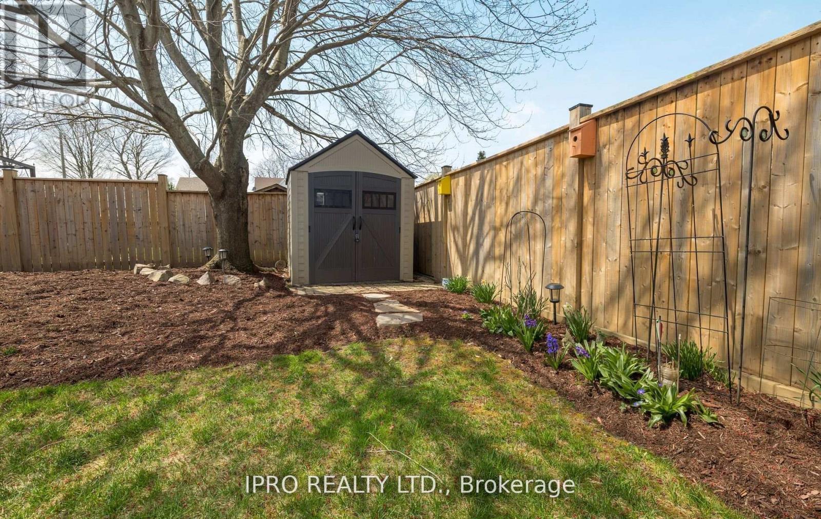 












19 THOMPSON DRIVE

,
Guelph (Grange Road),




Ontario
N1E7A5

