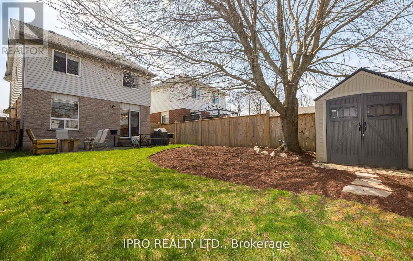 












19 THOMPSON DRIVE

,
Guelph (Grange Road),




Ontario
N1E7A5


