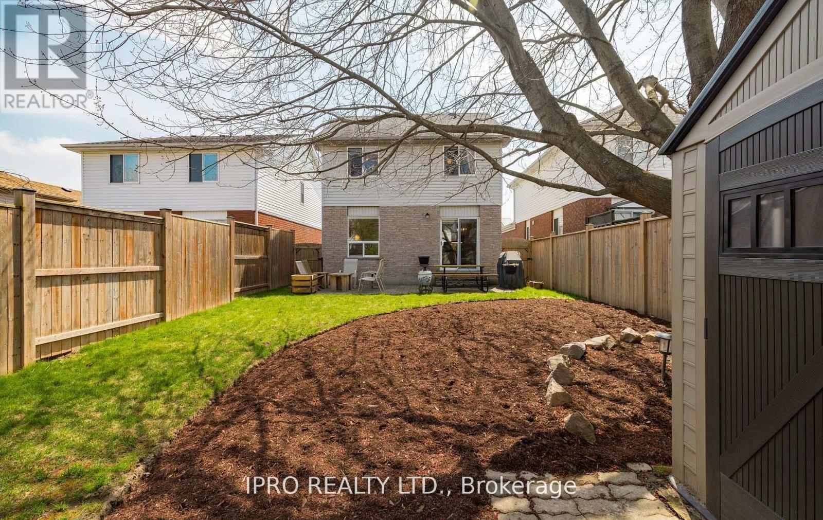 












19 THOMPSON DRIVE

,
Guelph (Grange Road),




Ontario
N1E7A5

