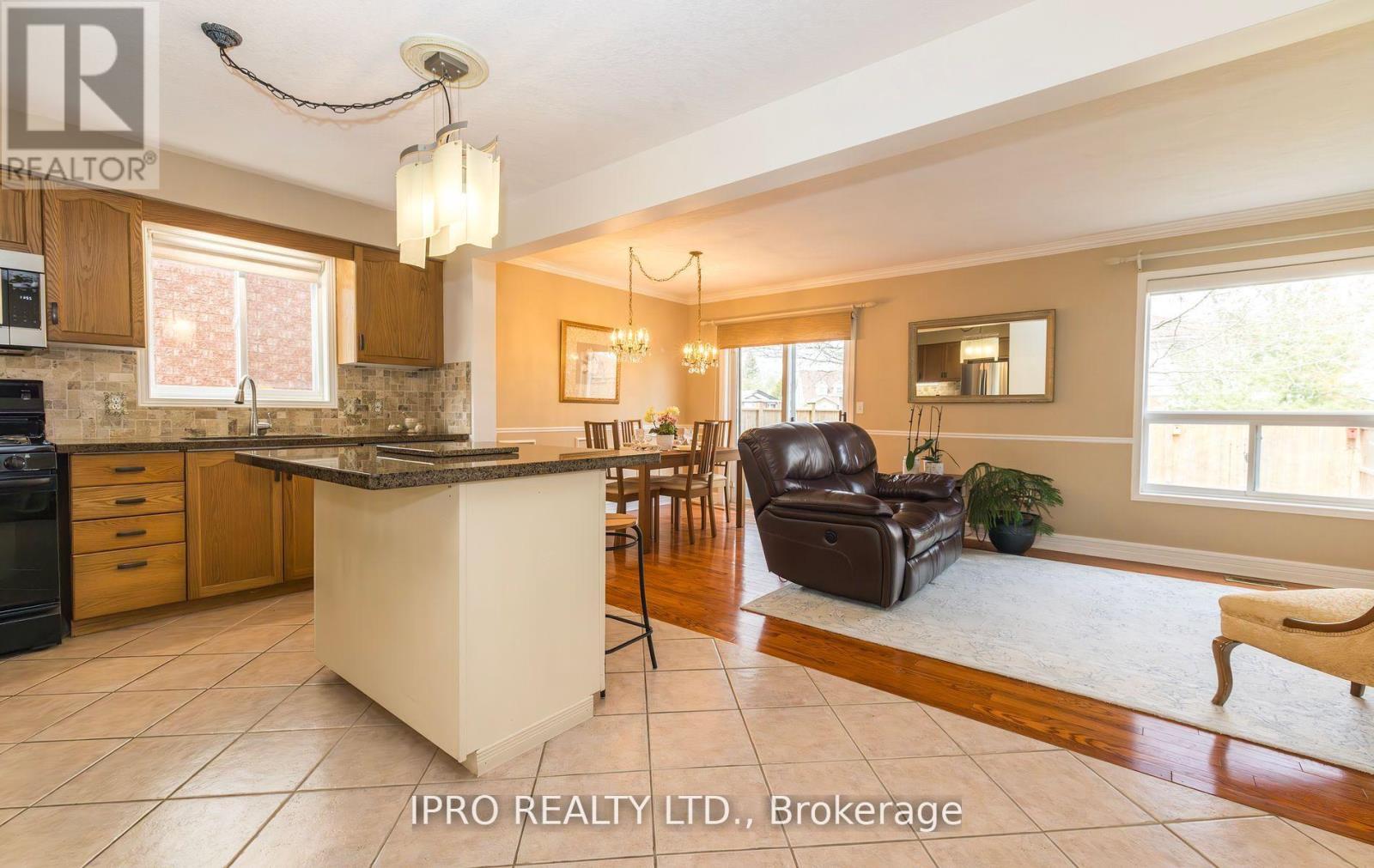 












19 THOMPSON DRIVE

,
Guelph (Grange Road),




Ontario
N1E7A5

