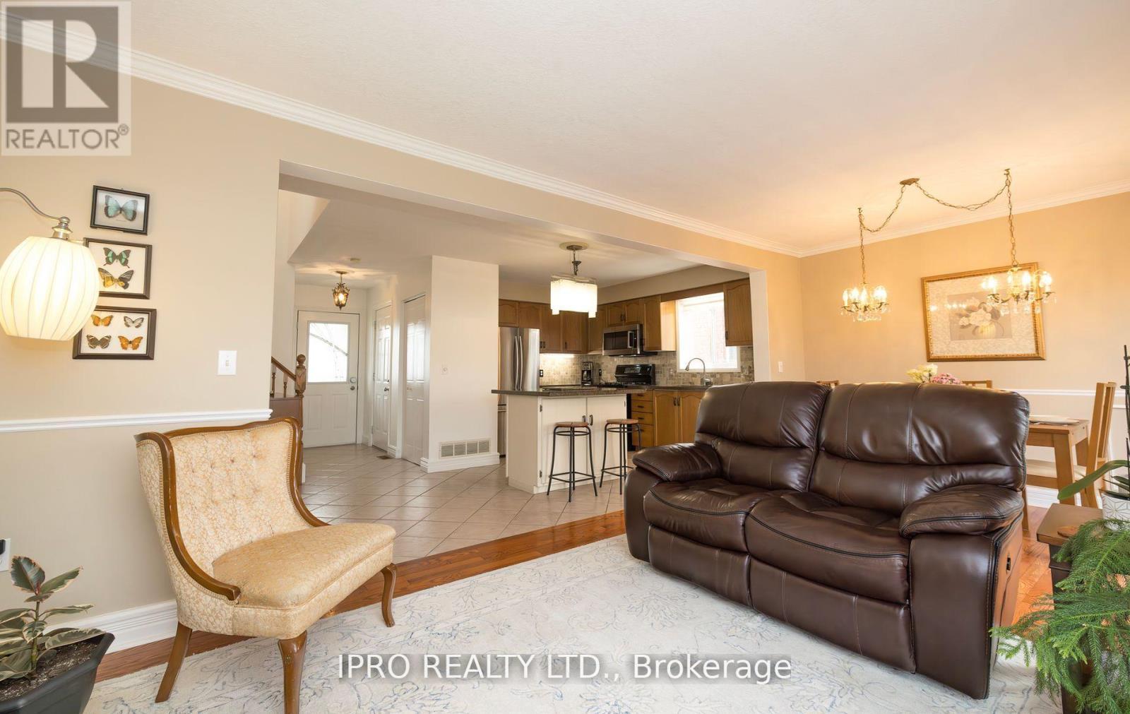












19 THOMPSON DRIVE

,
Guelph (Grange Road),




Ontario
N1E7A5

