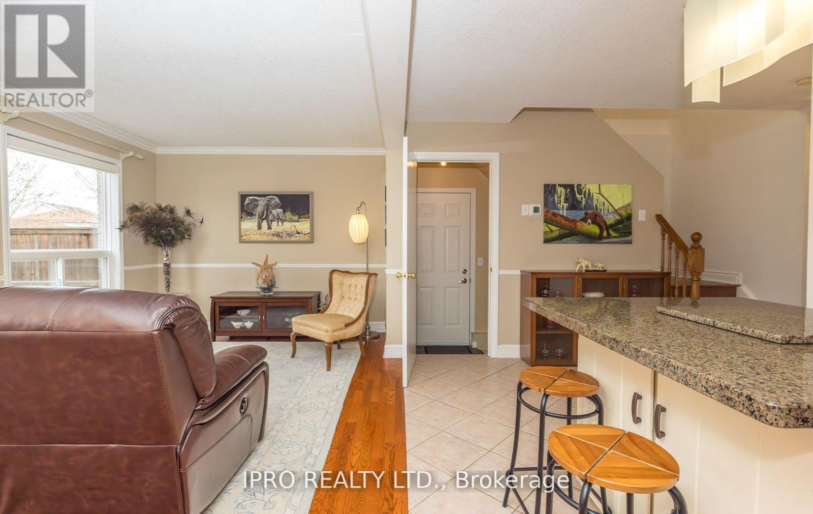 












19 THOMPSON DRIVE

,
Guelph (Grange Road),




Ontario
N1E7A5

