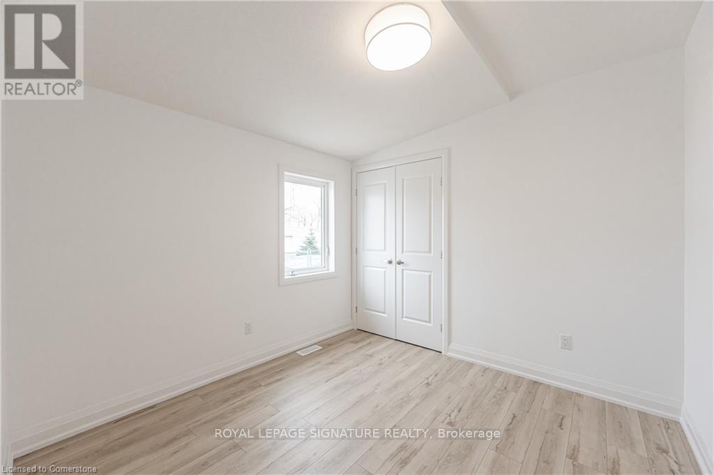 












777 BEACH BOULEVARD

,
Hamilton (Hamilton Beach),




Ontario
L8H6Y5

