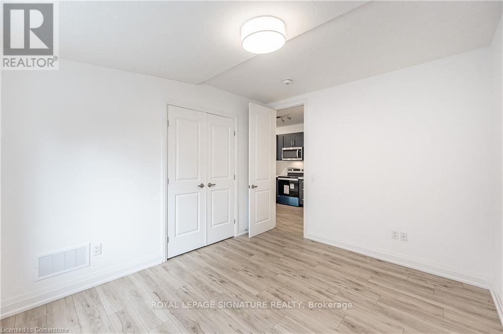 












777 BEACH BOULEVARD

,
Hamilton (Hamilton Beach),




Ontario
L8H6Y5

