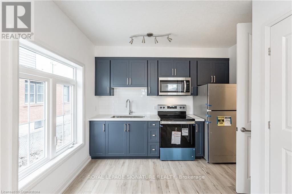 












777 BEACH BOULEVARD

,
Hamilton (Hamilton Beach),




Ontario
L8H6Y5

