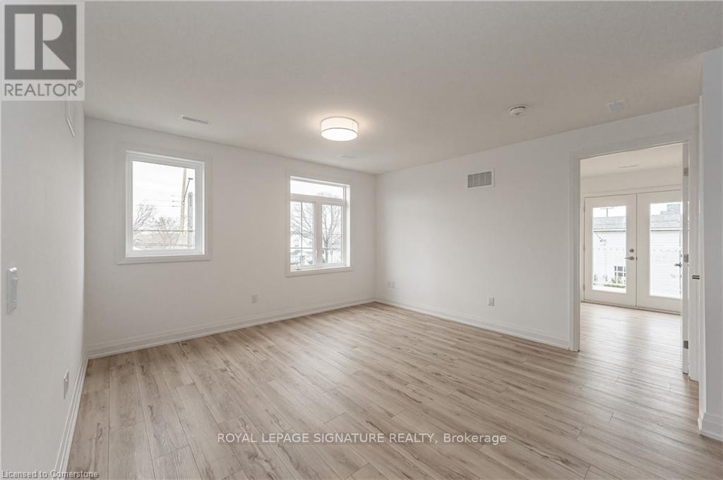 












777 BEACH BOULEVARD

,
Hamilton (Hamilton Beach),




Ontario
L8H6Y5

