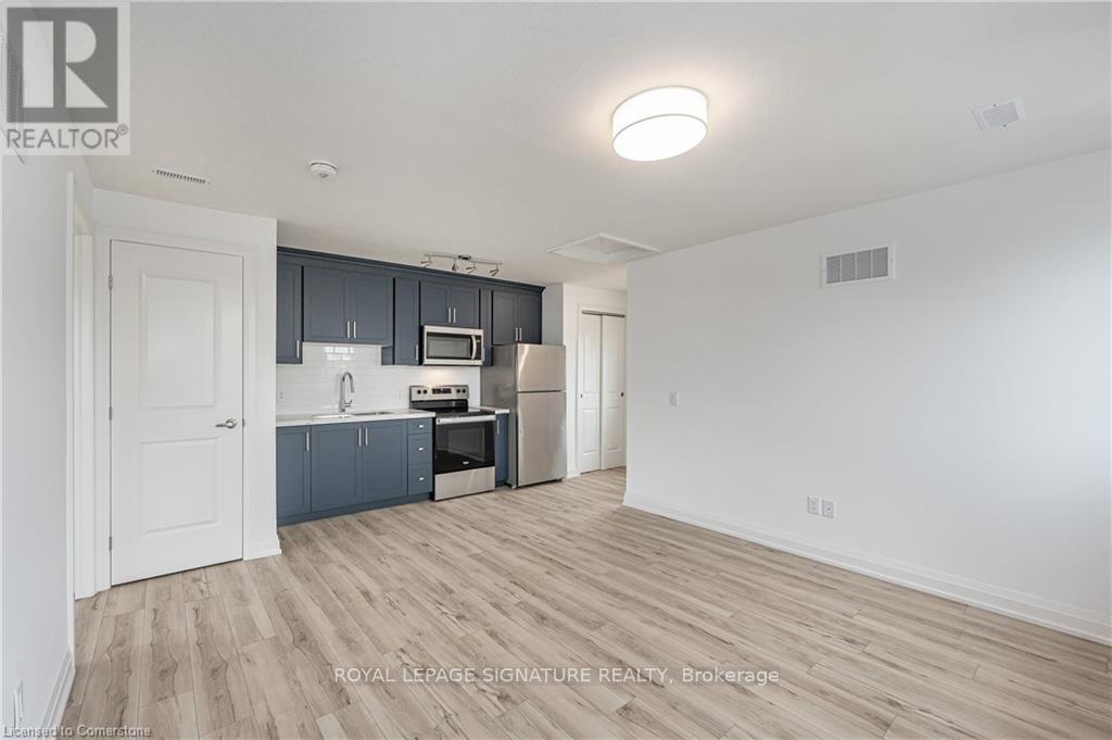 












777 BEACH BOULEVARD

,
Hamilton (Hamilton Beach),




Ontario
L8H6Y5

