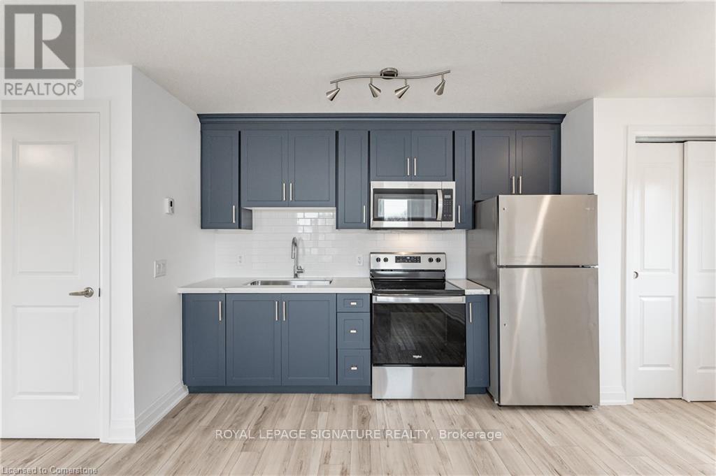












777 BEACH BOULEVARD

,
Hamilton (Hamilton Beach),




Ontario
L8H6Y5

