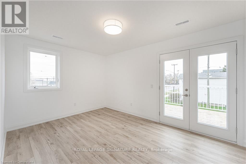 












777 BEACH BOULEVARD

,
Hamilton (Hamilton Beach),




Ontario
L8H6Y5

