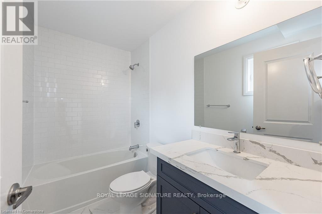












777 BEACH BOULEVARD

,
Hamilton (Hamilton Beach),




Ontario
L8H6Y5

