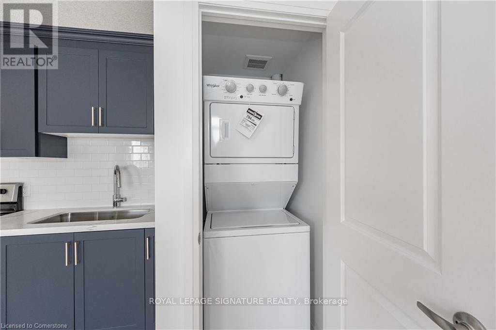 












777 BEACH BOULEVARD

,
Hamilton (Hamilton Beach),




Ontario
L8H6Y5

