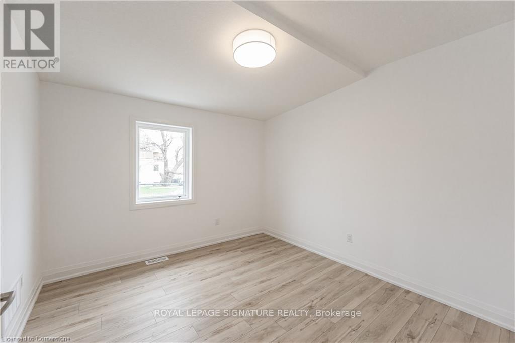 












777 BEACH BOULEVARD

,
Hamilton (Hamilton Beach),




Ontario
L8H6Y5

