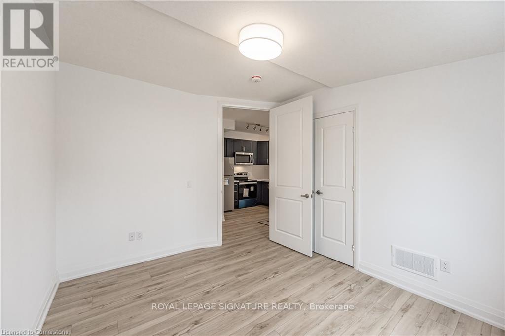 












777 BEACH BOULEVARD

,
Hamilton (Hamilton Beach),




Ontario
L8H6Y5

