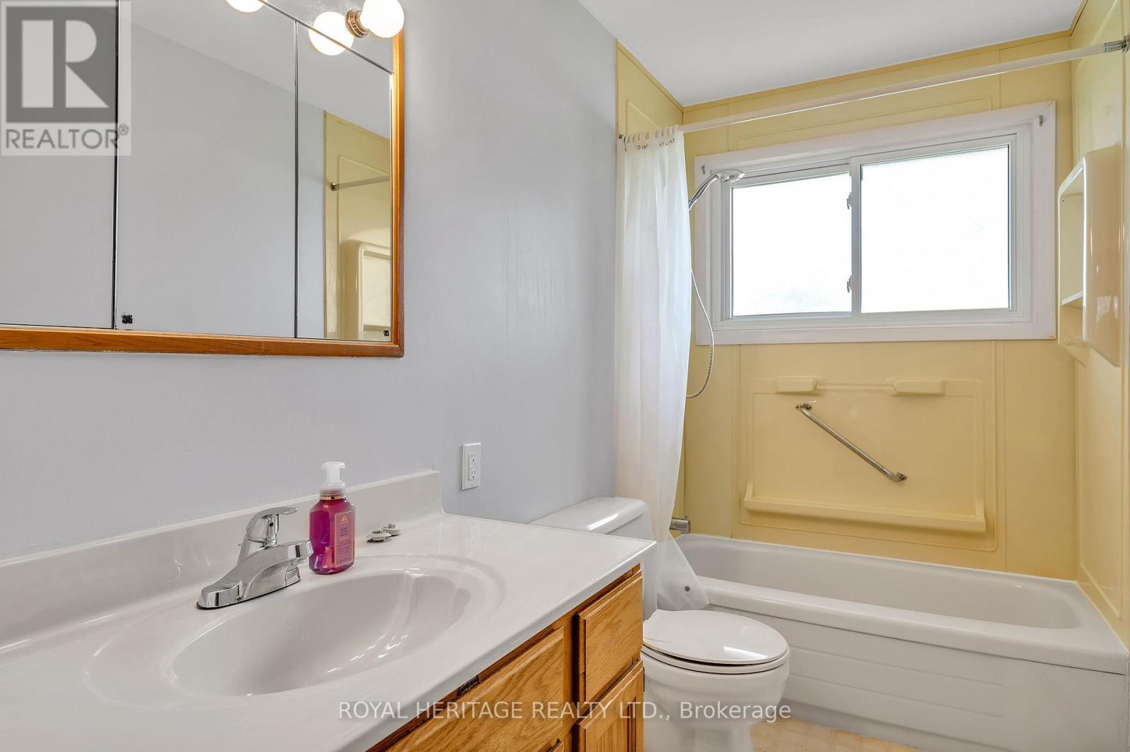












547 RIVER ROAD S

,
Peterborough South (East),




Ontario
K9J1E6

