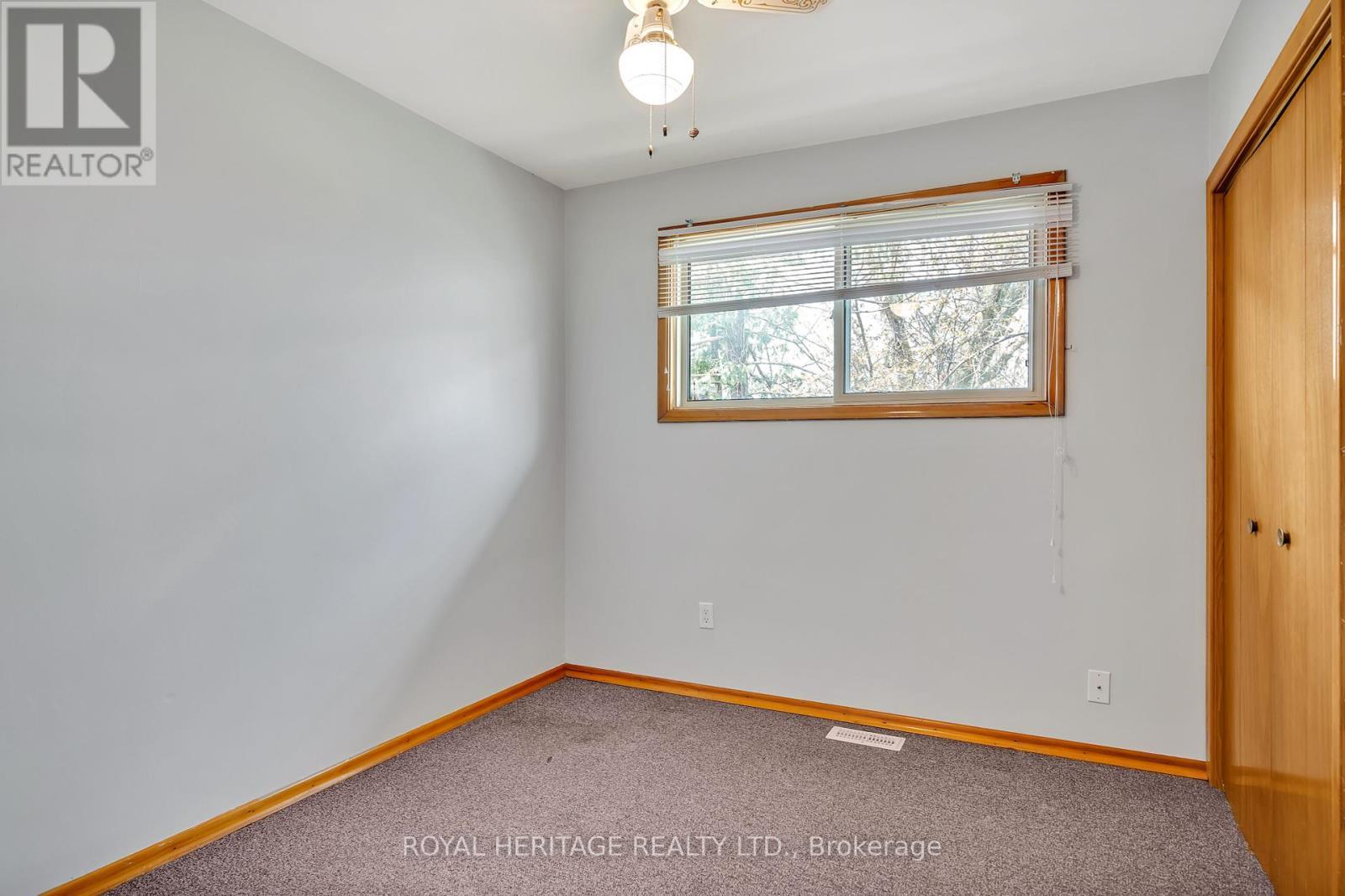 












547 RIVER ROAD S

,
Peterborough South (East),




Ontario
K9J1E6

