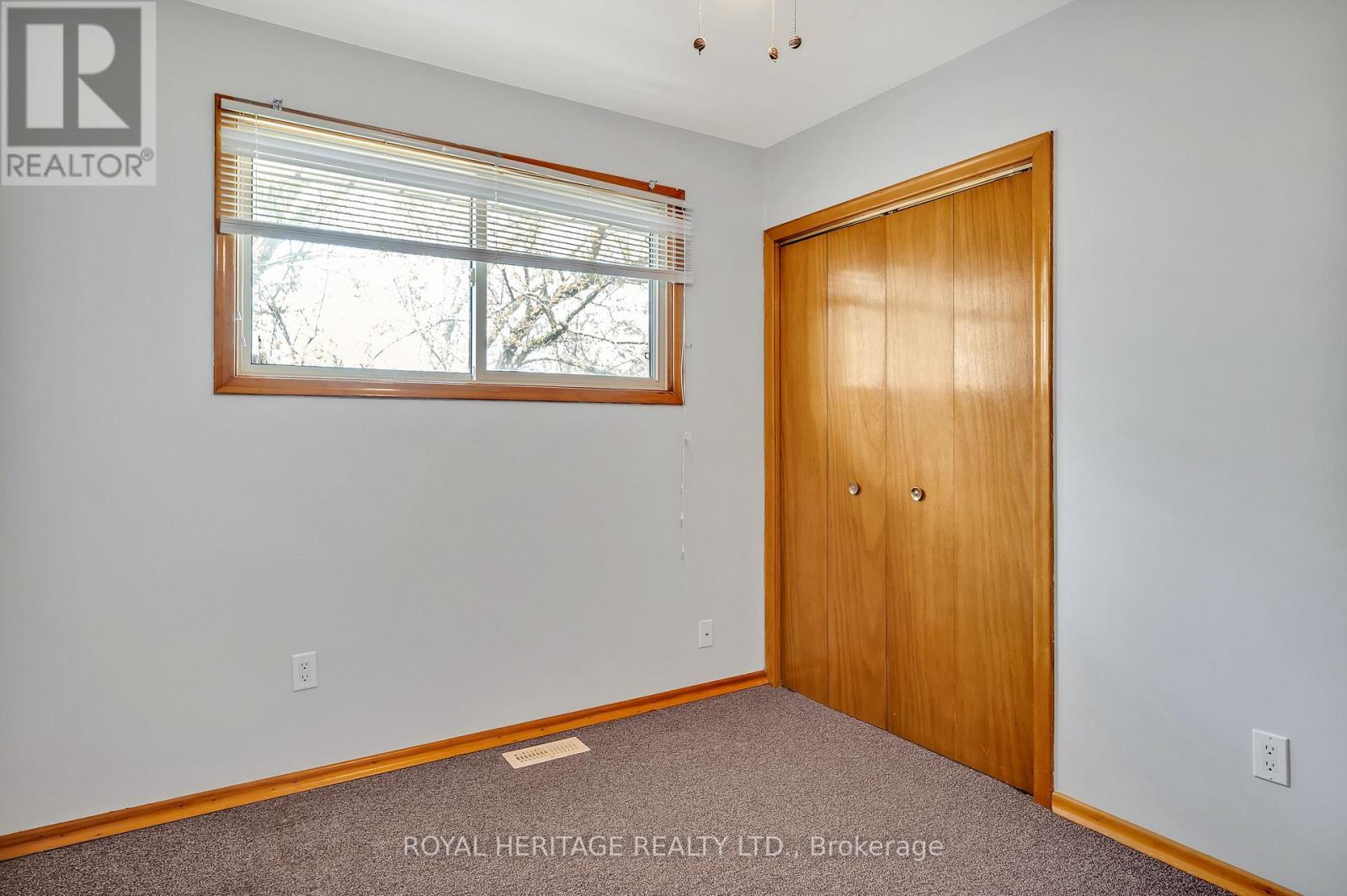 












547 RIVER ROAD S

,
Peterborough South (East),




Ontario
K9J1E6

