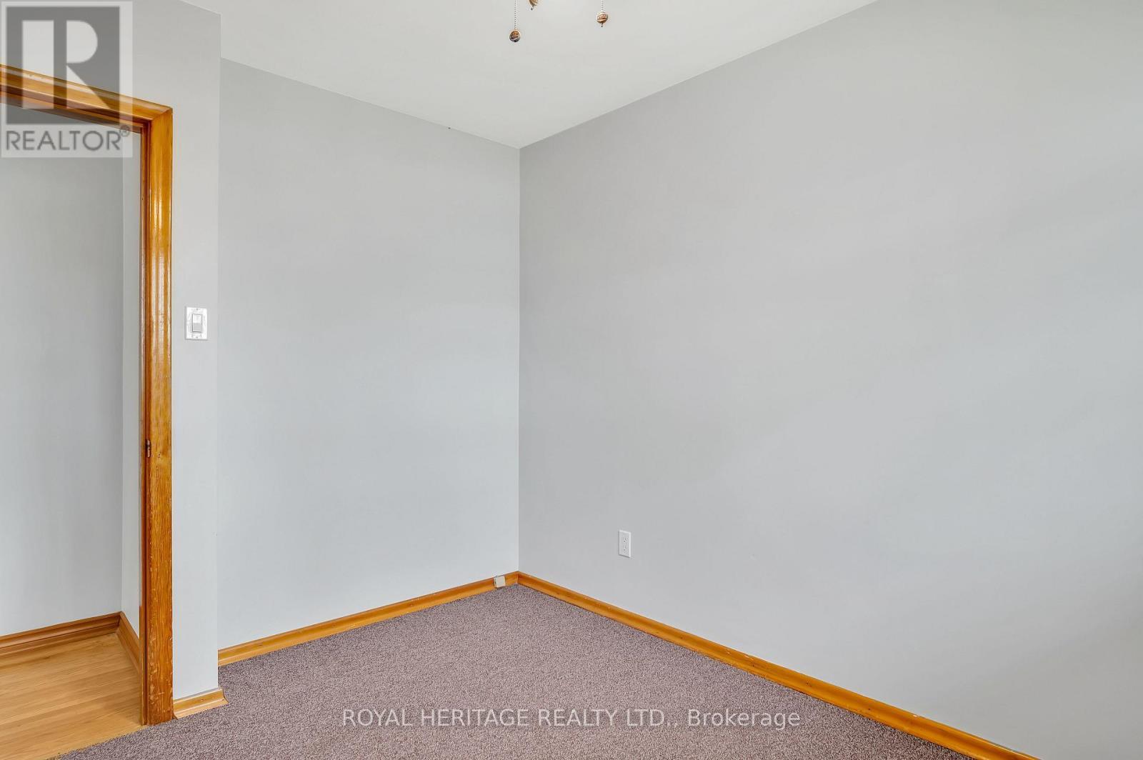 












547 RIVER ROAD S

,
Peterborough South (East),




Ontario
K9J1E6

