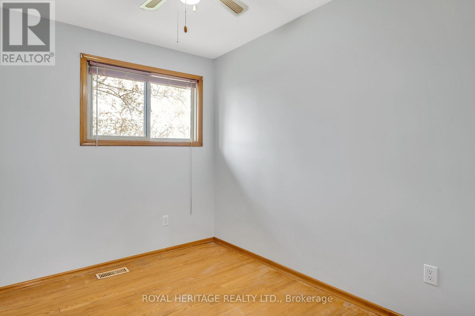 












547 RIVER ROAD S

,
Peterborough South (East),




Ontario
K9J1E6

