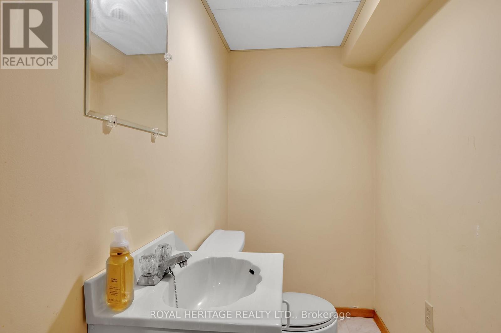 












547 RIVER ROAD S

,
Peterborough South (East),




Ontario
K9J1E6

