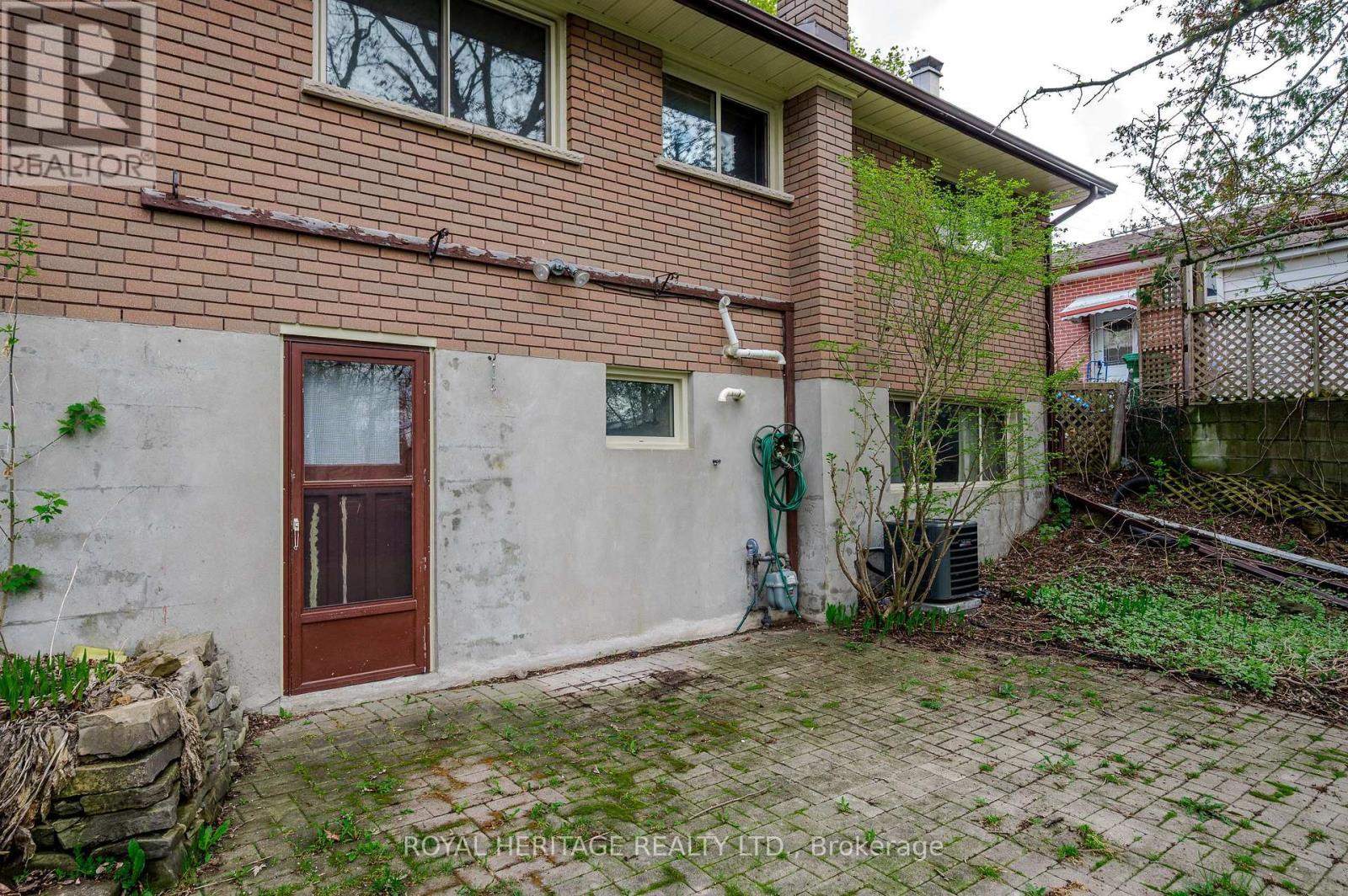 












547 RIVER ROAD S

,
Peterborough South (East),




Ontario
K9J1E6


