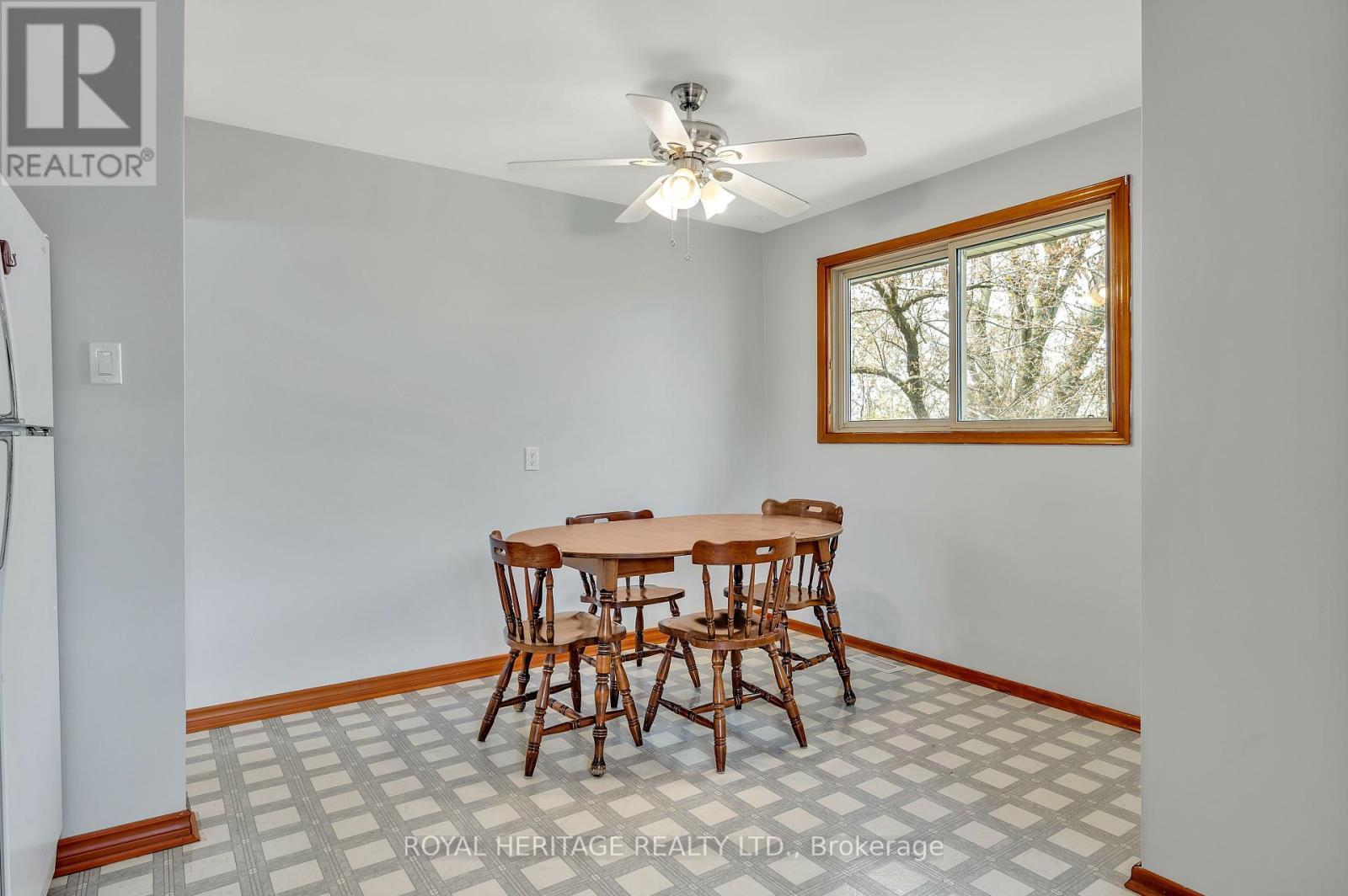 












547 RIVER ROAD S

,
Peterborough South (East),




Ontario
K9J1E6

