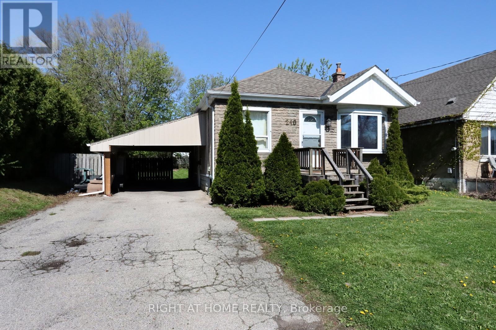 












240 EAST 22ND STREET

,
Hamilton (Eastmount),




Ontario
L8V2V7

