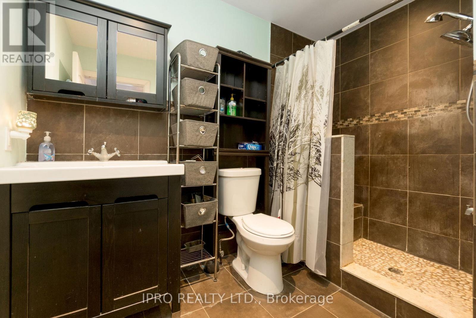 












45 WELLINGTON 124 ROAD

,
Erin,




Ontario
N0B1T0

