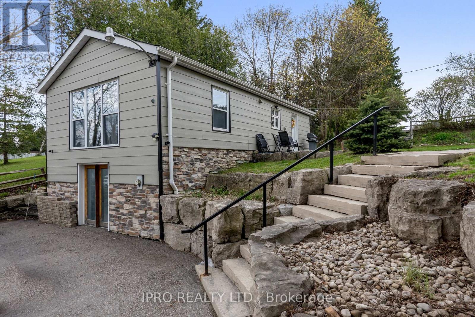












45 WELLINGTON 124 ROAD

,
Erin,




Ontario
N0B1T0

