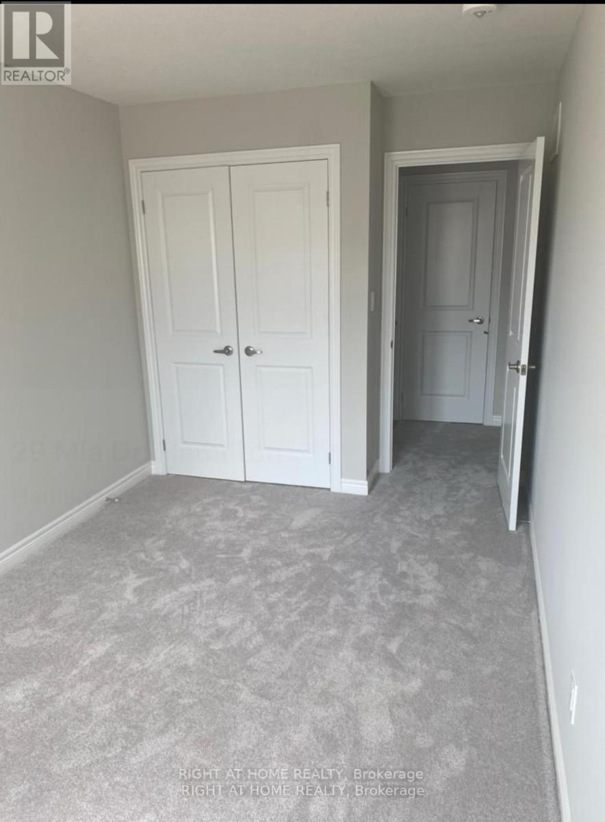 












29 MIA DRIVE

,
Hamilton (Ryckmans),




Ontario
L9B0J8

