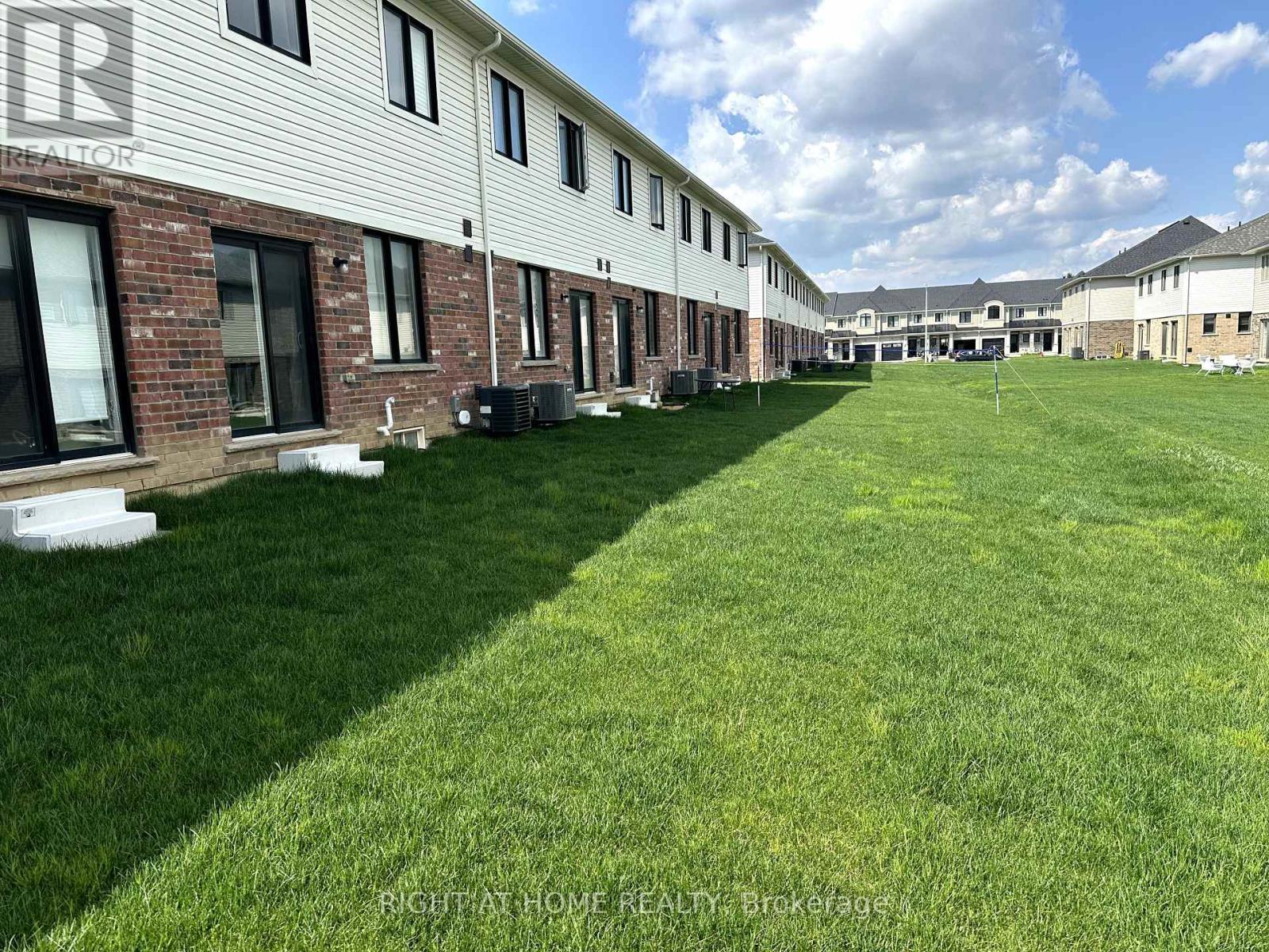 












29 MIA DRIVE

,
Hamilton (Ryckmans),




Ontario
L9B0J8

