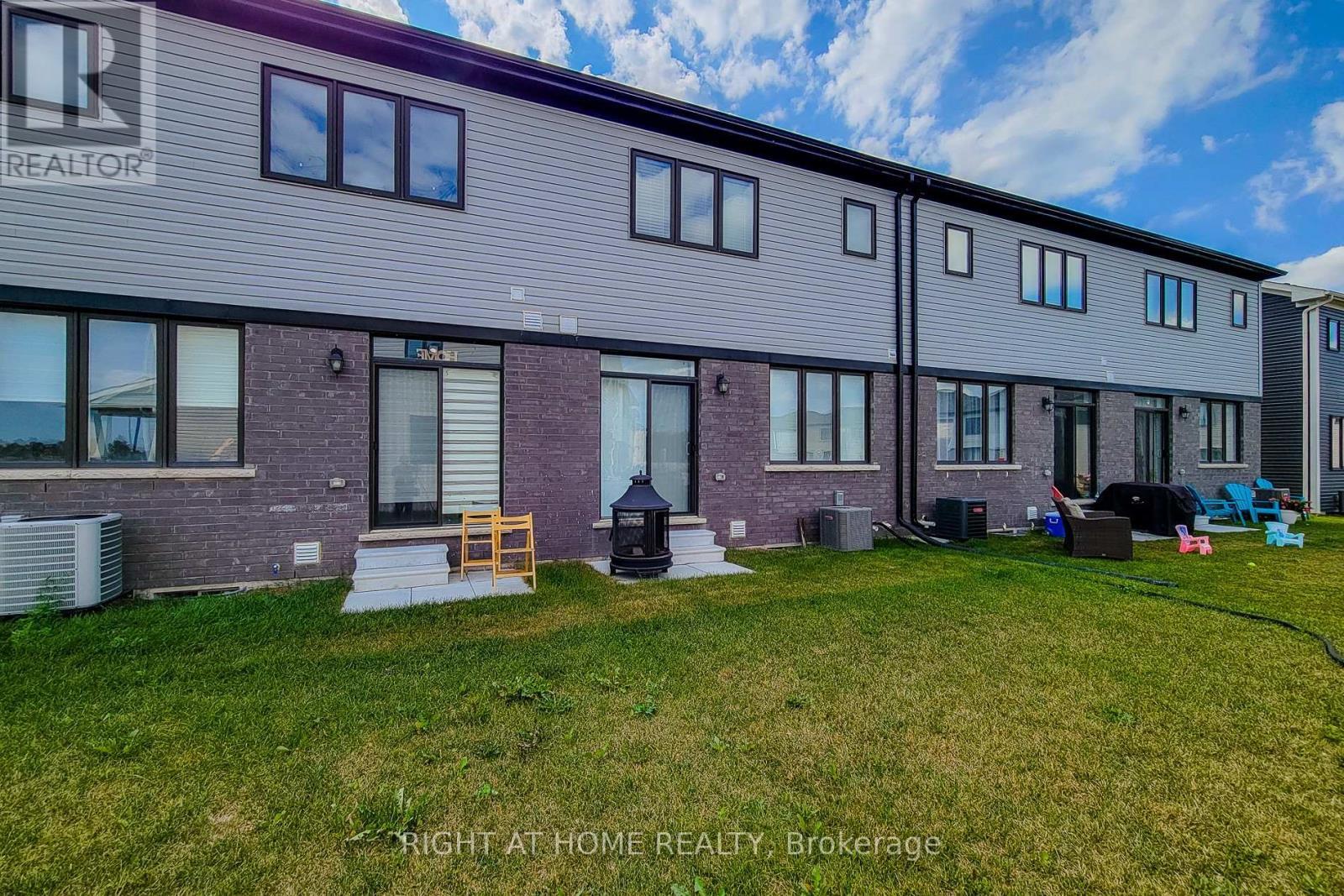 












8 OWL LANE

,
Haldimand,




Ontario
N3W0G4

