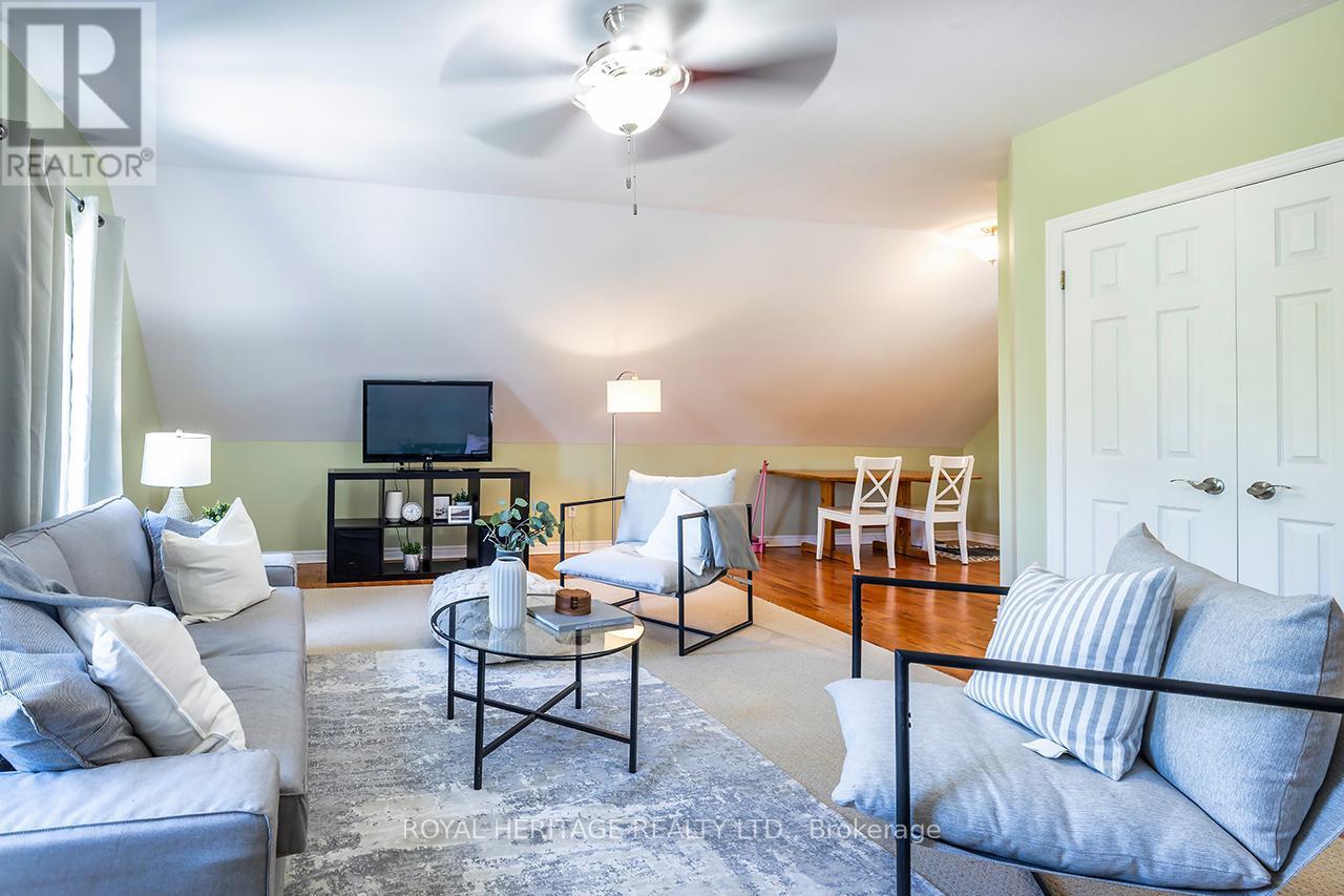 












17 FRANCIS STREET

,
Kawartha Lakes (Lindsay),




Ontario
K9V3R7

