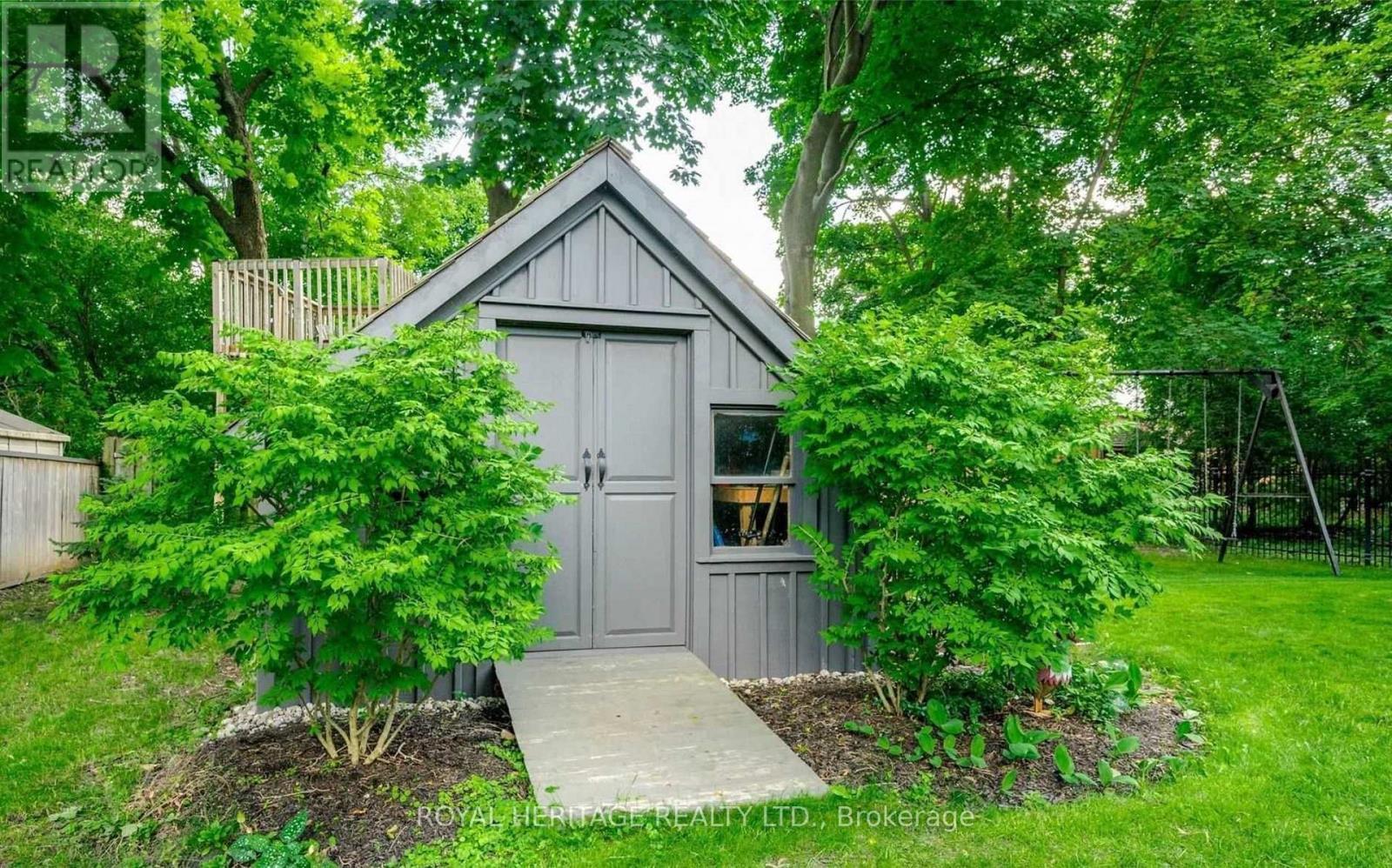 












17 FRANCIS STREET

,
Kawartha Lakes (Lindsay),




Ontario
K9V3R7

